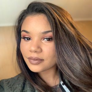 Meet your Posher, Kira